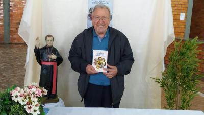 Padre Giovanni Murazzo lanÃ§ou mais um livro de EvangelizaÃ§Ã£o